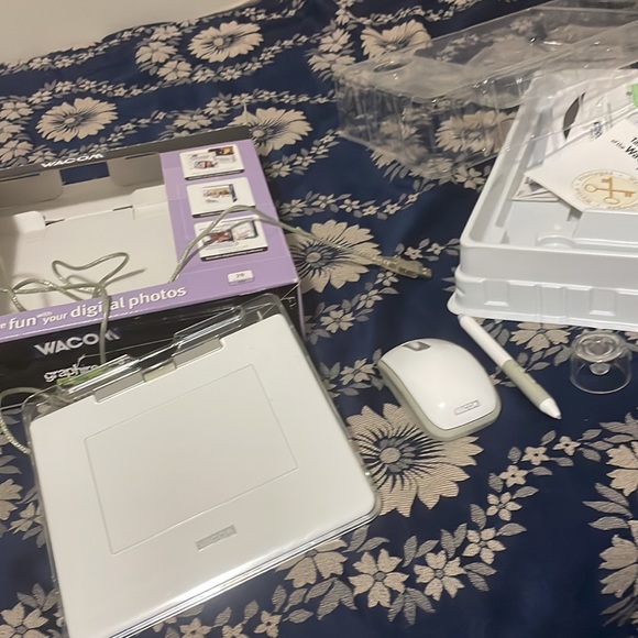 Wacom Battery free Pen,Mouse and Tablet - Picture 5 of 5